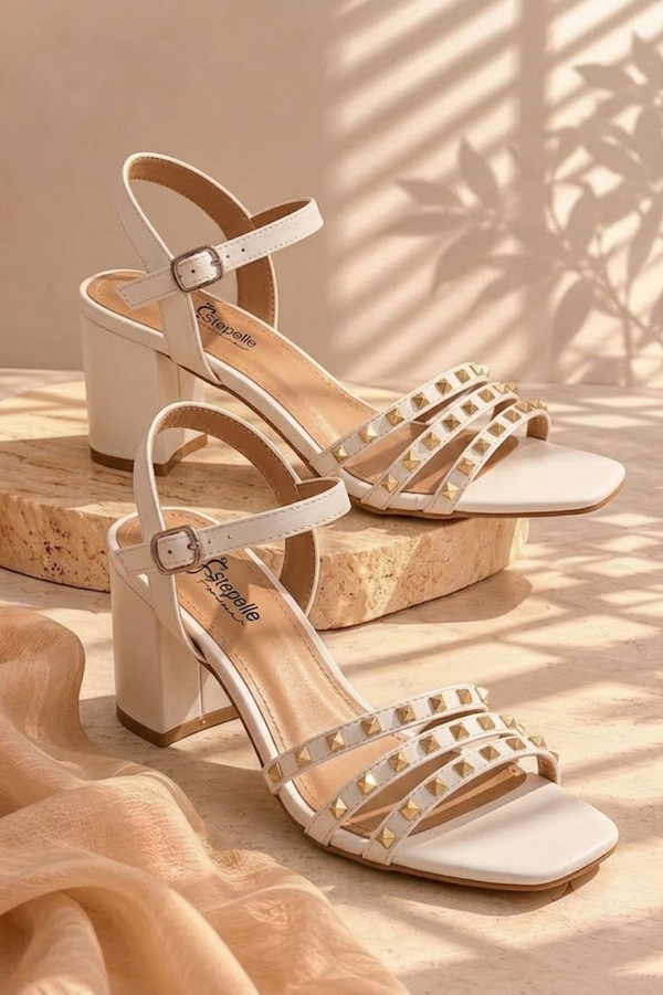 Nyra | White