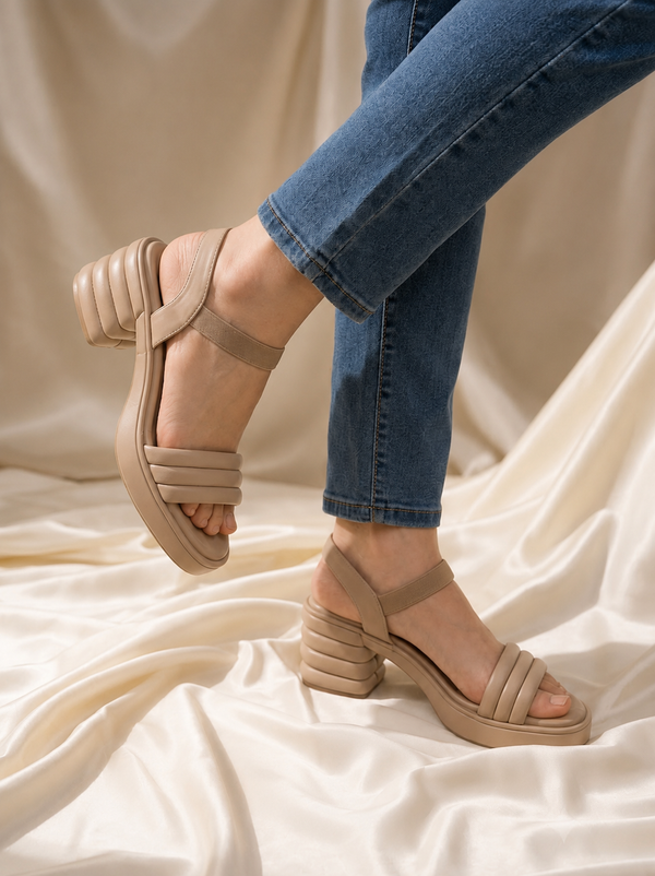 Liora | Nude