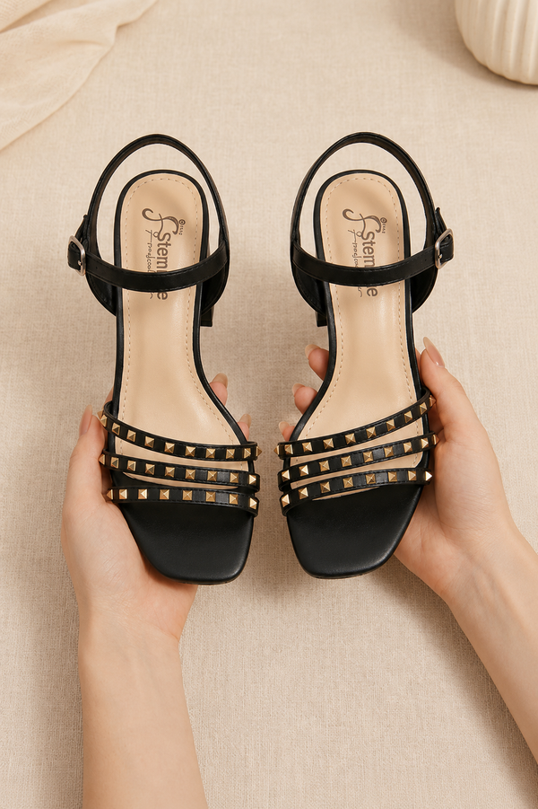 Nyra | Black