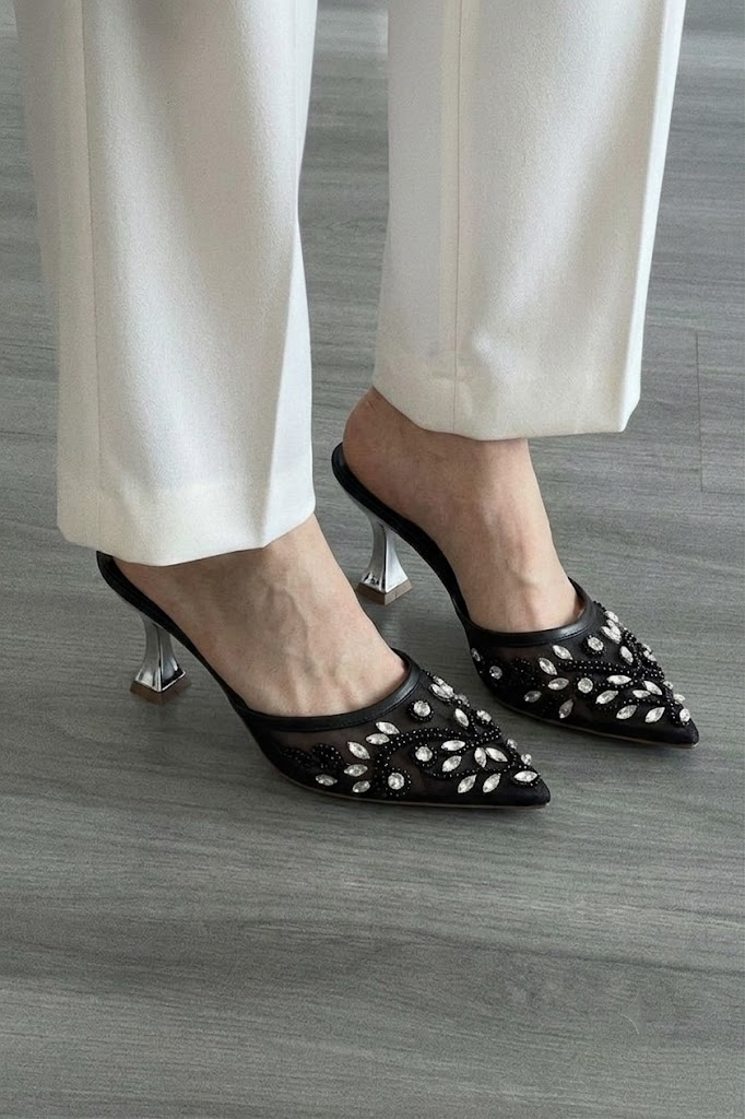 Celeste | Black