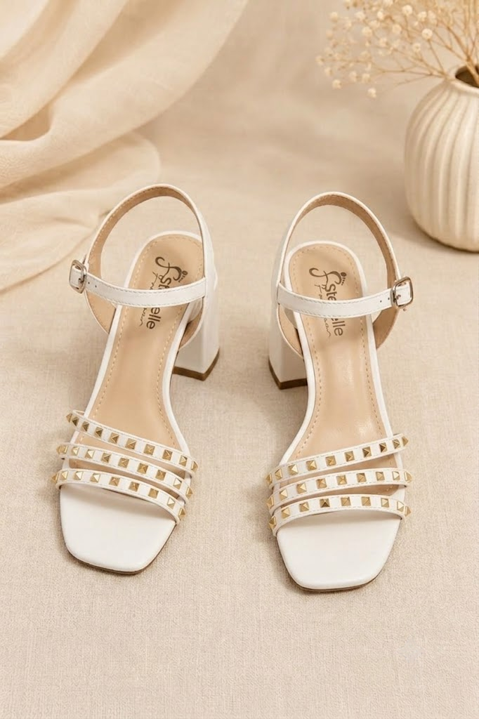 Nyra | White